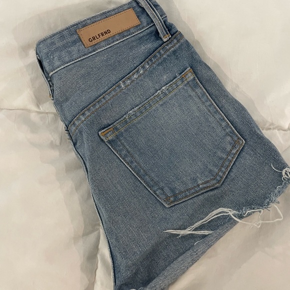 CUTEST GRLFRND DENIM SHORTS! SUCH HIGH QUALITY AND PERFECT INVESTMENT! - Picture 6 of 6